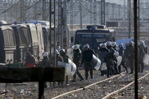 Grčka policija uklonila migrante iz neutralne zone: "Pokopane"...