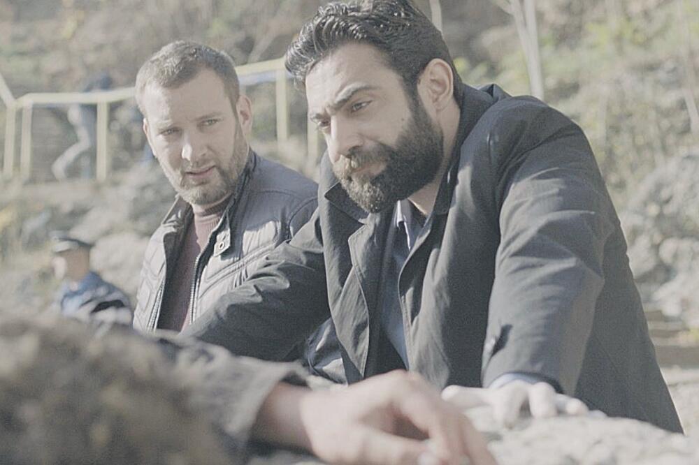 “Ispod mosta, među stijenama”, Foto: Cut-up.me