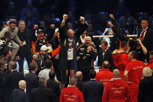 Fjuriju oduzeta IBF titula