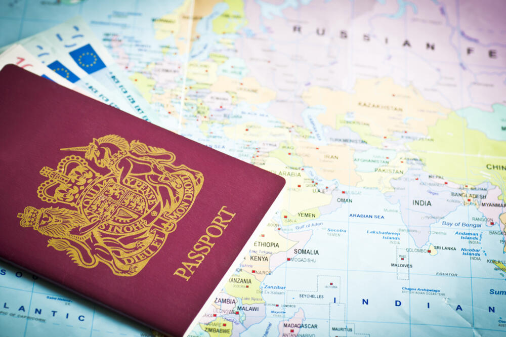 pasoš, granica, Foto: Shutterstock