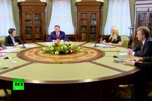 Pamela Anderson sa šefom Putinovog kabineta