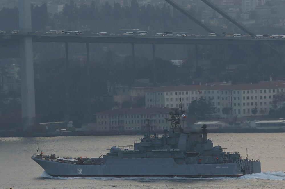 ruski brod u Bosforu, Foto: Reuters