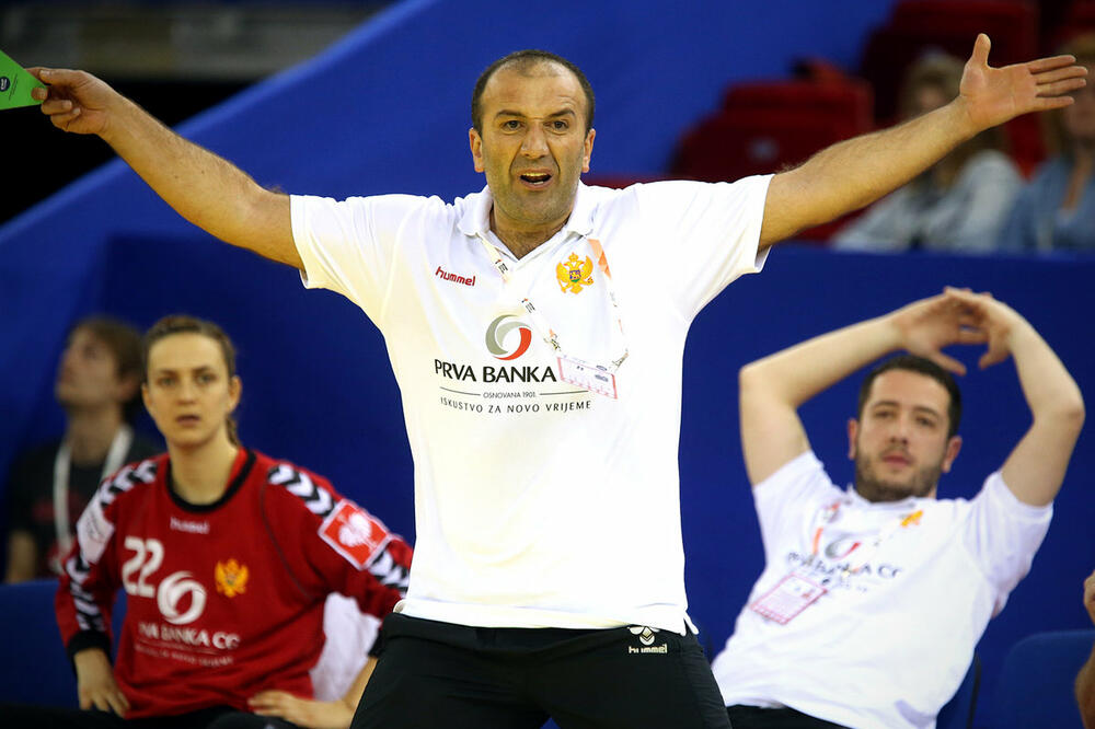 Dragan Adžić, Foto: Huncro2014.ehf-euro.com