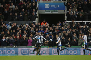 Buđenje Njukasla: Liverpul pao na "Sent Džejms parku"