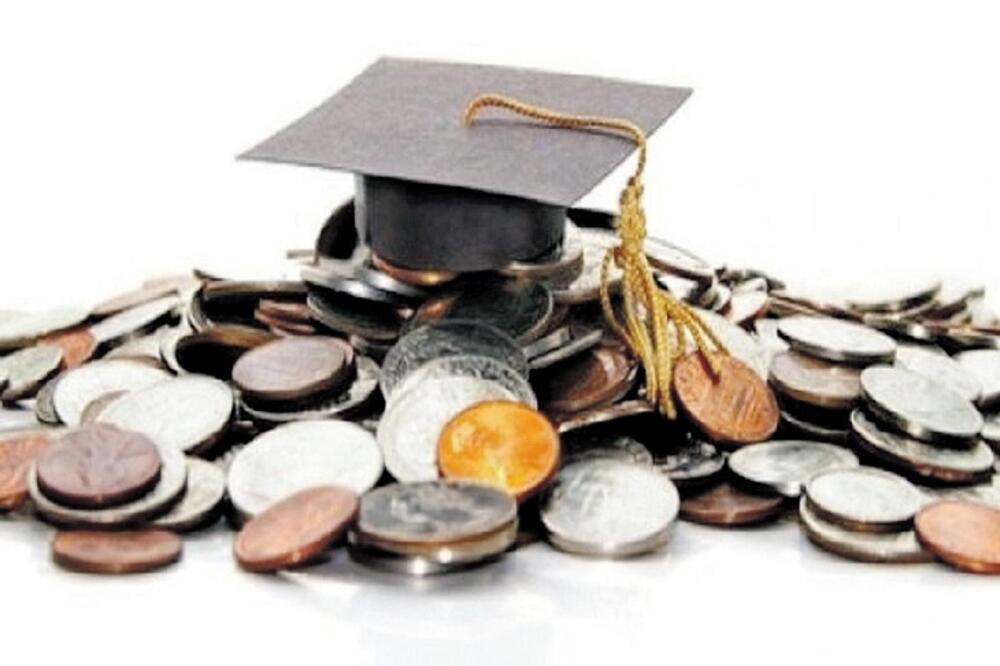 novac, diploma, Foto: Shutterstock