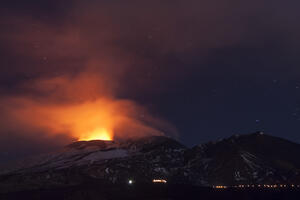 Najjača erupcija Etne u posljednjih 20 godina: Oblak dima visok...