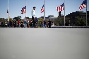 Obama: Zastave SAD na pola koplja