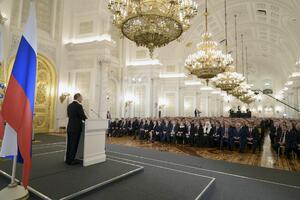 Putin: Situacija u ekonomiji složena, ali ne i kritična