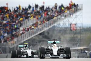 Mercedes otpušta Hamiltona ili Rozberga?