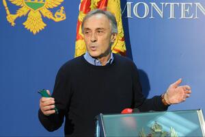Lekić: NATO pozivnica ohrabrila mafiju u Crnoj Gori