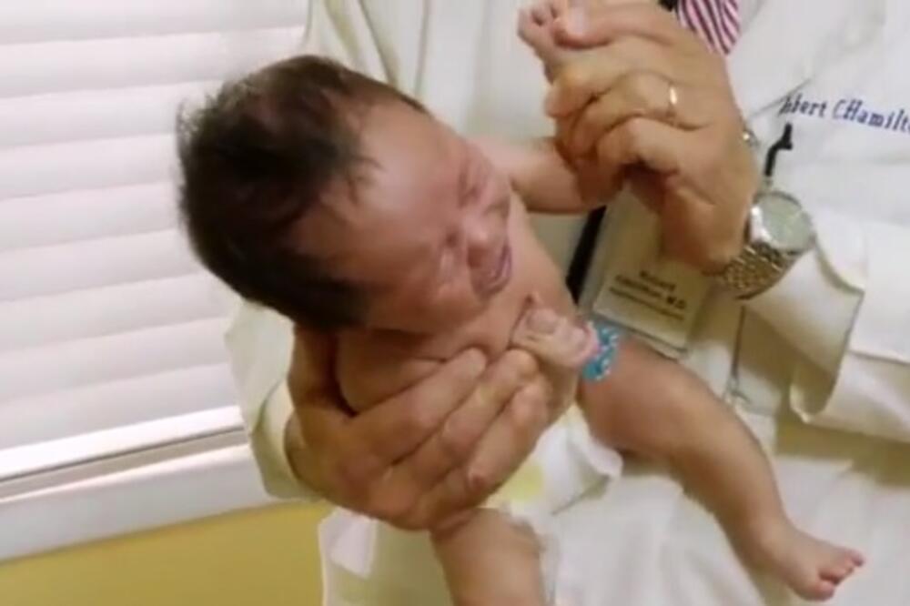 uplakana beba, Foto: Screenshot (YouTube)