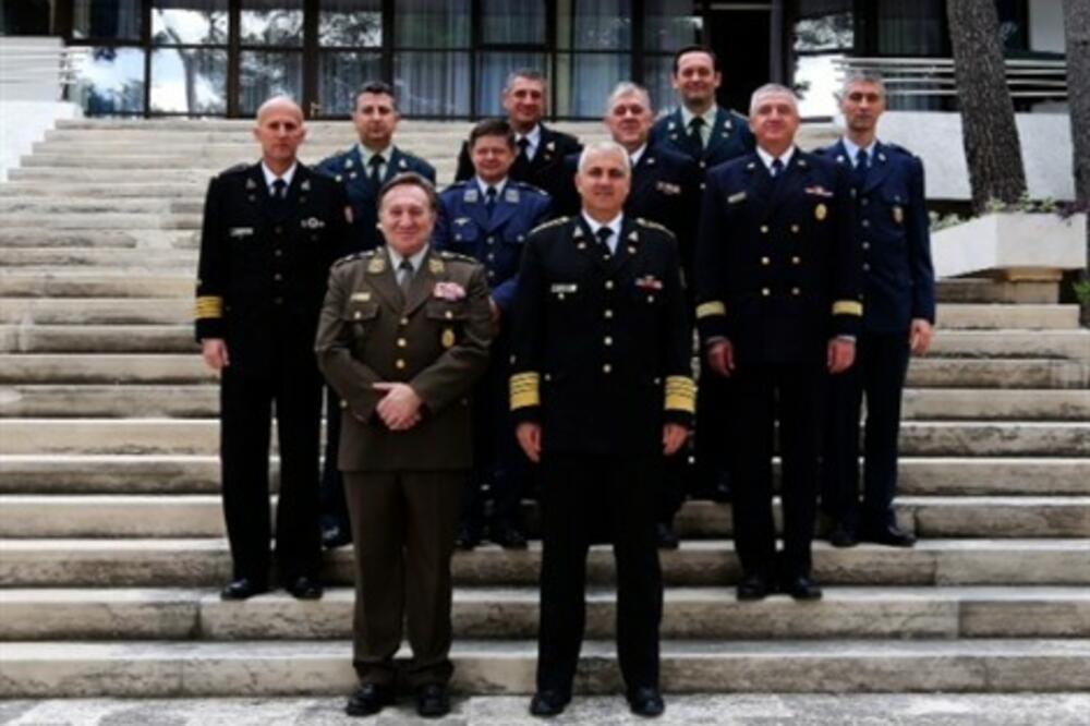 Drago Lovrić, Dragan Samardžić, Foto: Ministarstvo odbrane Crne Gore