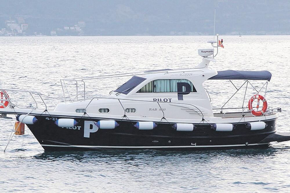 pilotski čamac (novina), Foto: Seapioneer