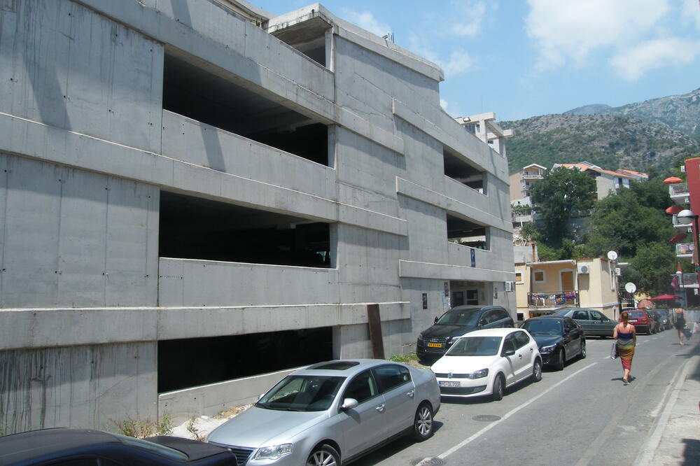 Garaža u Rafailovićima, Foto: Vuk Lajović