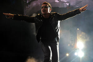 Bono uvjeren da će pokrenuti publiku na koncertu u Parizu