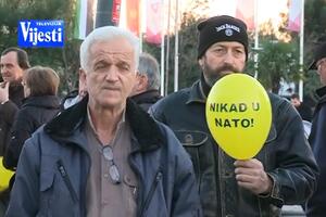 "Građani ne žele u NATO, partije su te koje su za učlanjenje"