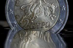 Euro prvi put nakon sedam mjeseci ispod 1,06 dolara