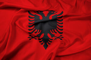 "Albanija i Kosovo ne mogu mijenjati granice, ali mogu da ih...