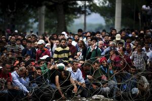 Makedonija: Migranti pokušali da probiju ogradu na granici