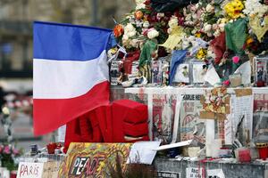 Nakon napada, Pariz uzvraća porukama mira i ljubavi