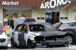 Podgorica: Izgorio "pasat", oštećeno nekoliko vozila