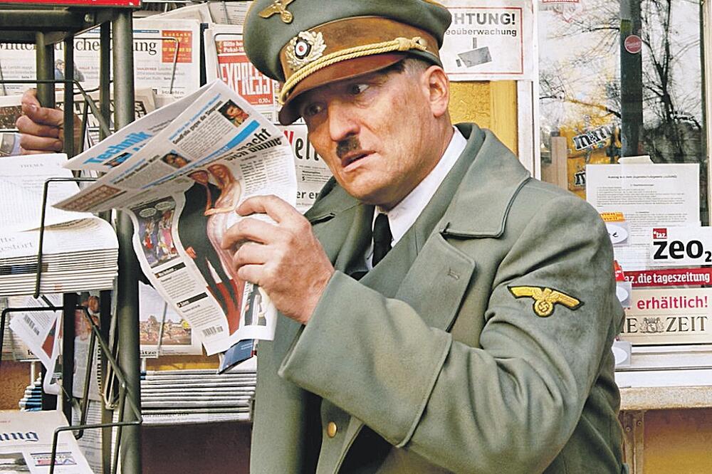Adolf Hitler, komedija