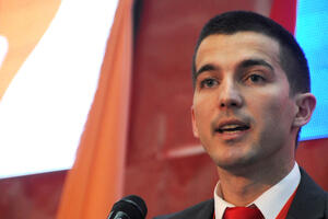 Bečić: Đukanoviću smetaju svi koji žele slobodne i fer izbore