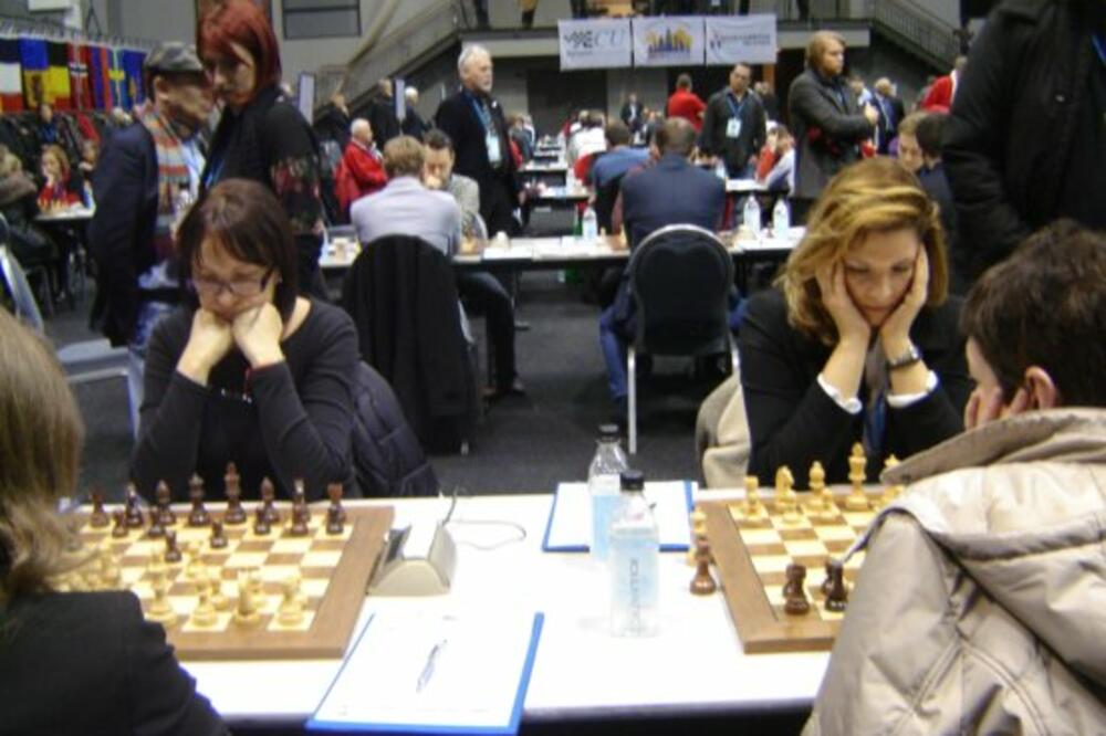 Nataša Krpović i Marija Stojanović, Foto: ŠSCG