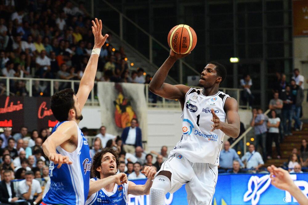 Toni Mičel, Foto: Www.basketuniverso.it