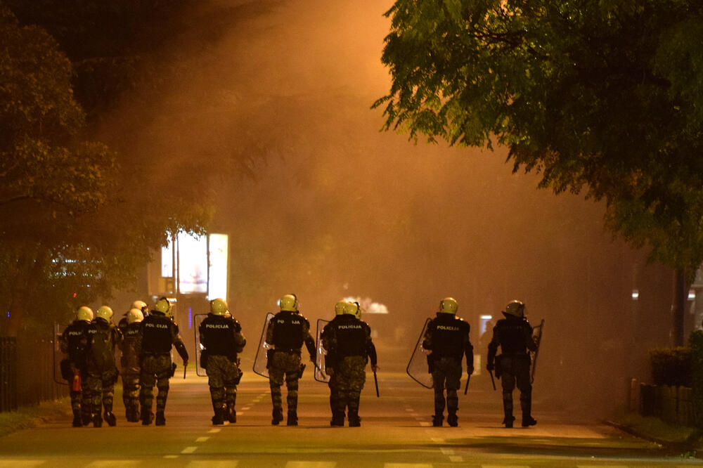 policija, SAJ, protesti, Foto: Boris Pejović