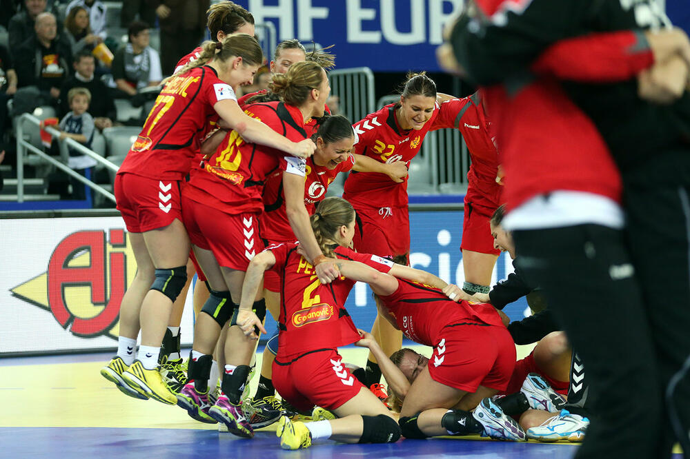 Ženska rukometna reprezentacija Crne Gore, Foto: Huncro2014.ehf-euro.com
