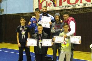 Pet zlatnih medalja za cetinjske kik-boksere u Prijedoru