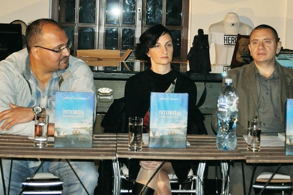 sa promocije knjige Predraga V. Kovačevića (novina)