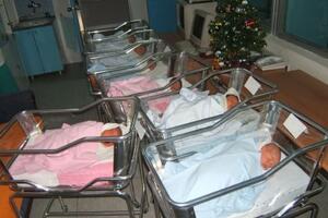 Za vikend rođeno 38 beba