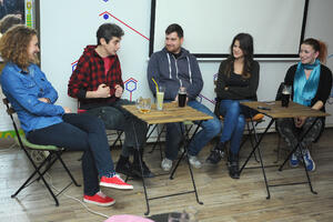 Žena je uvijek bilo malo u rok priči