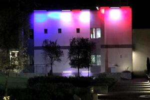 I Ambasada SAD u Podgorici bila u bojama zastave Francuske