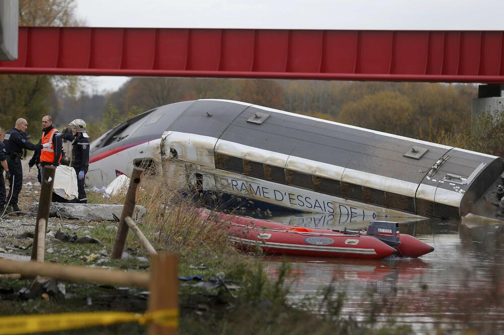Strazbur, voz, nesreća, Foto: Reuters