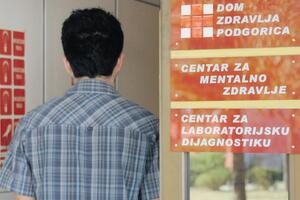 Podgorica: Roditelji moraju da idu kod privatnika