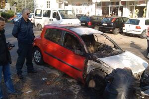Bar: U požaru uništeno vozilo Srđana Novokmeta