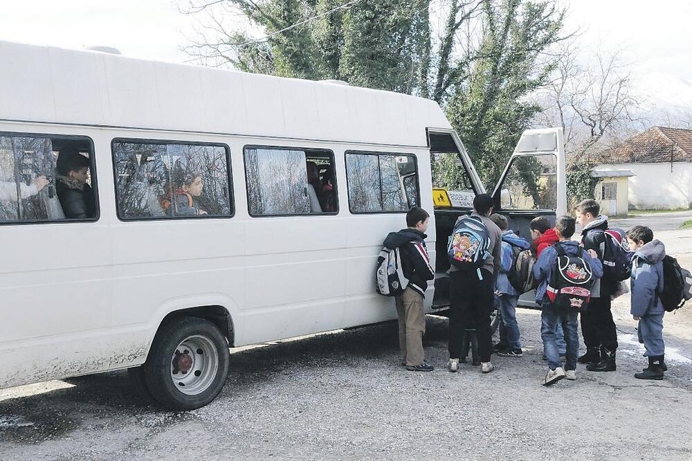 djeca, kombi, Foto: Arhiva "Vijesti"