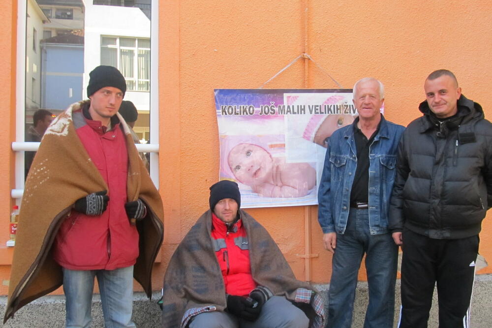 Roditelji inficiranih beba, Foto: Jadranka Ćetković