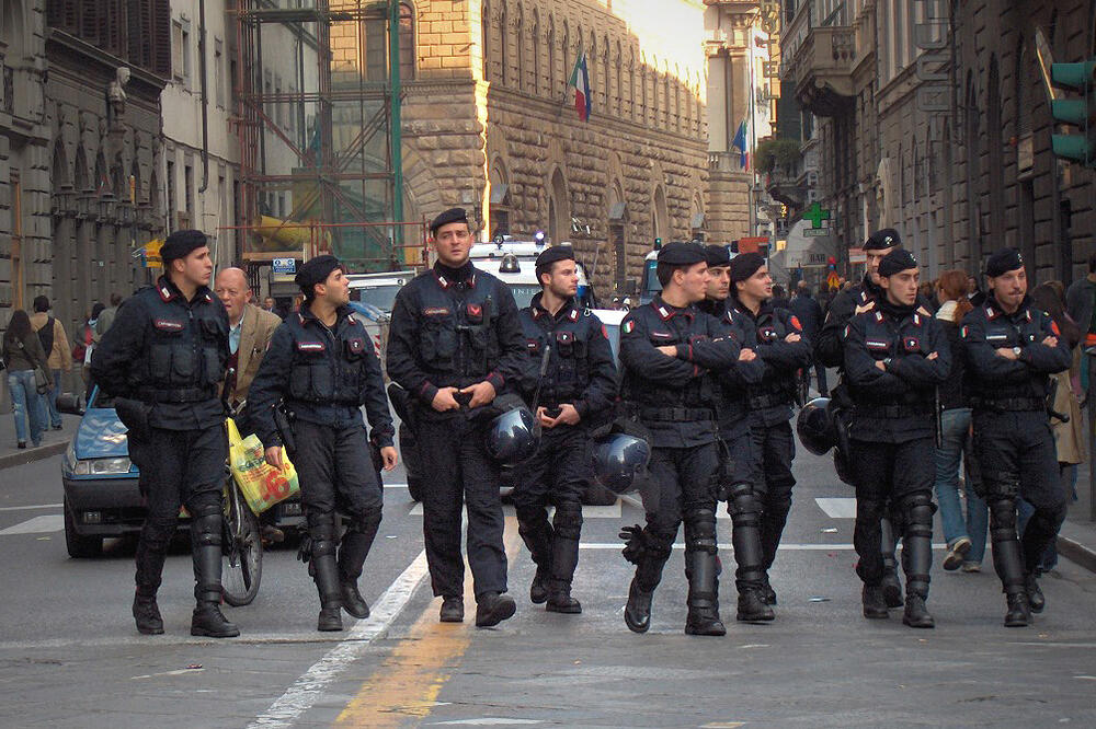 karabinjeri, Foto: En.wikipedia.org