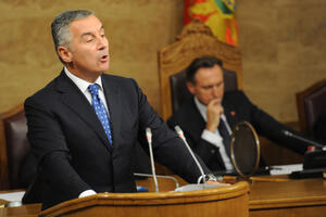 Đukanović će 18. novembra odgovarati na pitanja poslanika