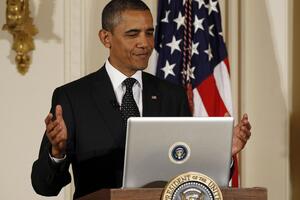 Obami 20 ljudi piše statuse po društvenim mrežama