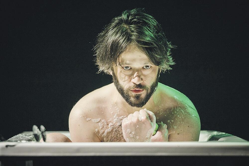 Zoran Vujović, Dnevnik ludaka, Foto: Zetski dom