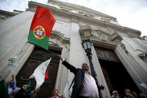 Vlada u Portugalu pala, parlament odbacio program štednje