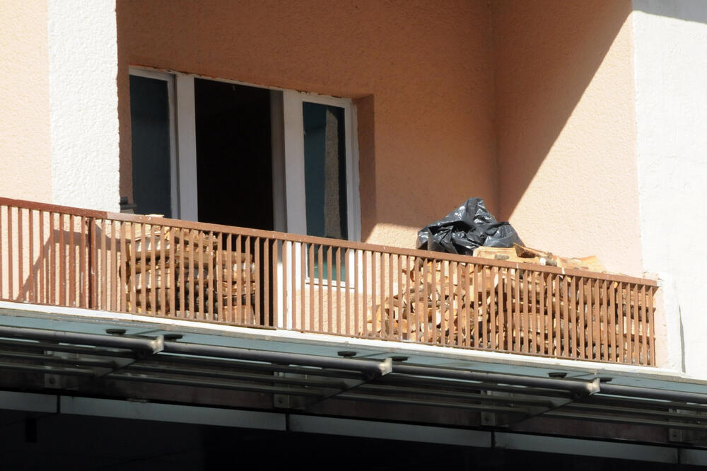 drva na balkonu, Foto: Luka Zeković