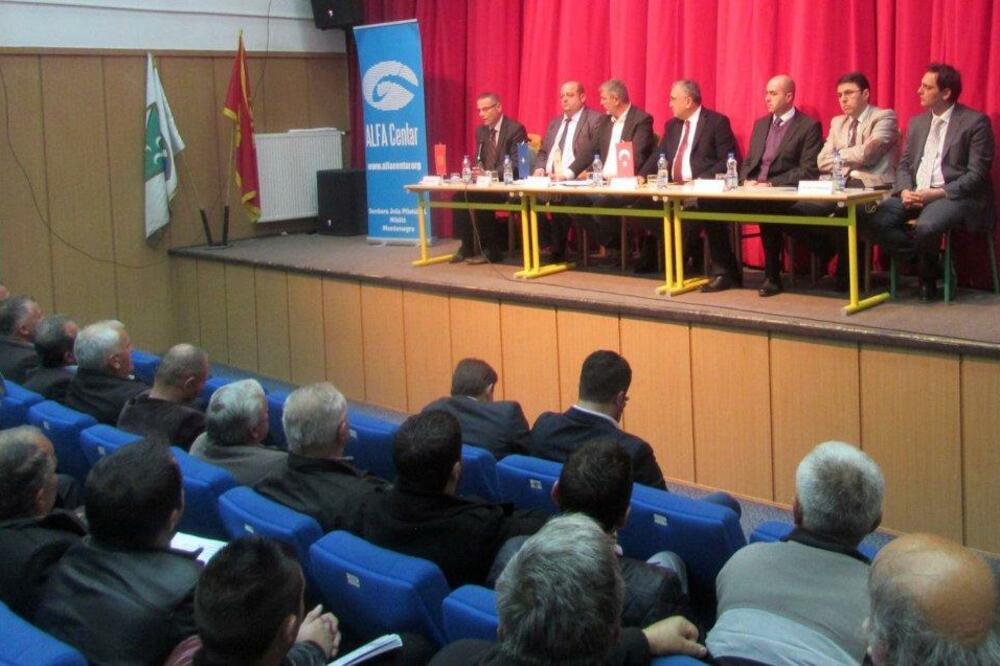 Tribina u Petnjici, Foto: Alfa centar