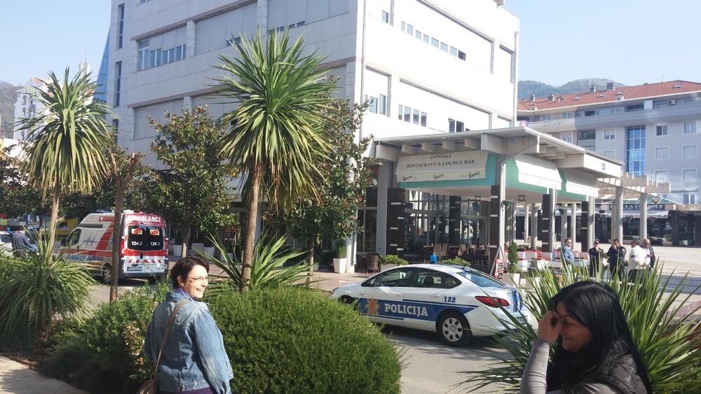 Trg magnolija, bomba