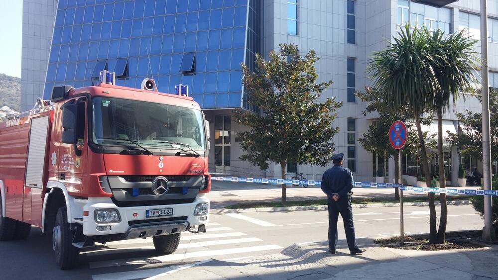 bomba, Trg magnolija